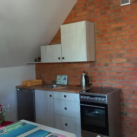 Apartman Pod Lasem Ostrowo